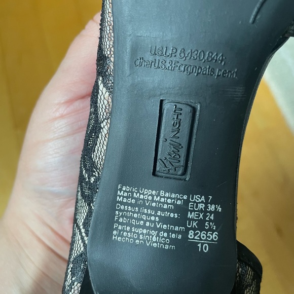 Fioni Night black lace and gold heels. Barely worn. - Picture 4 of 5